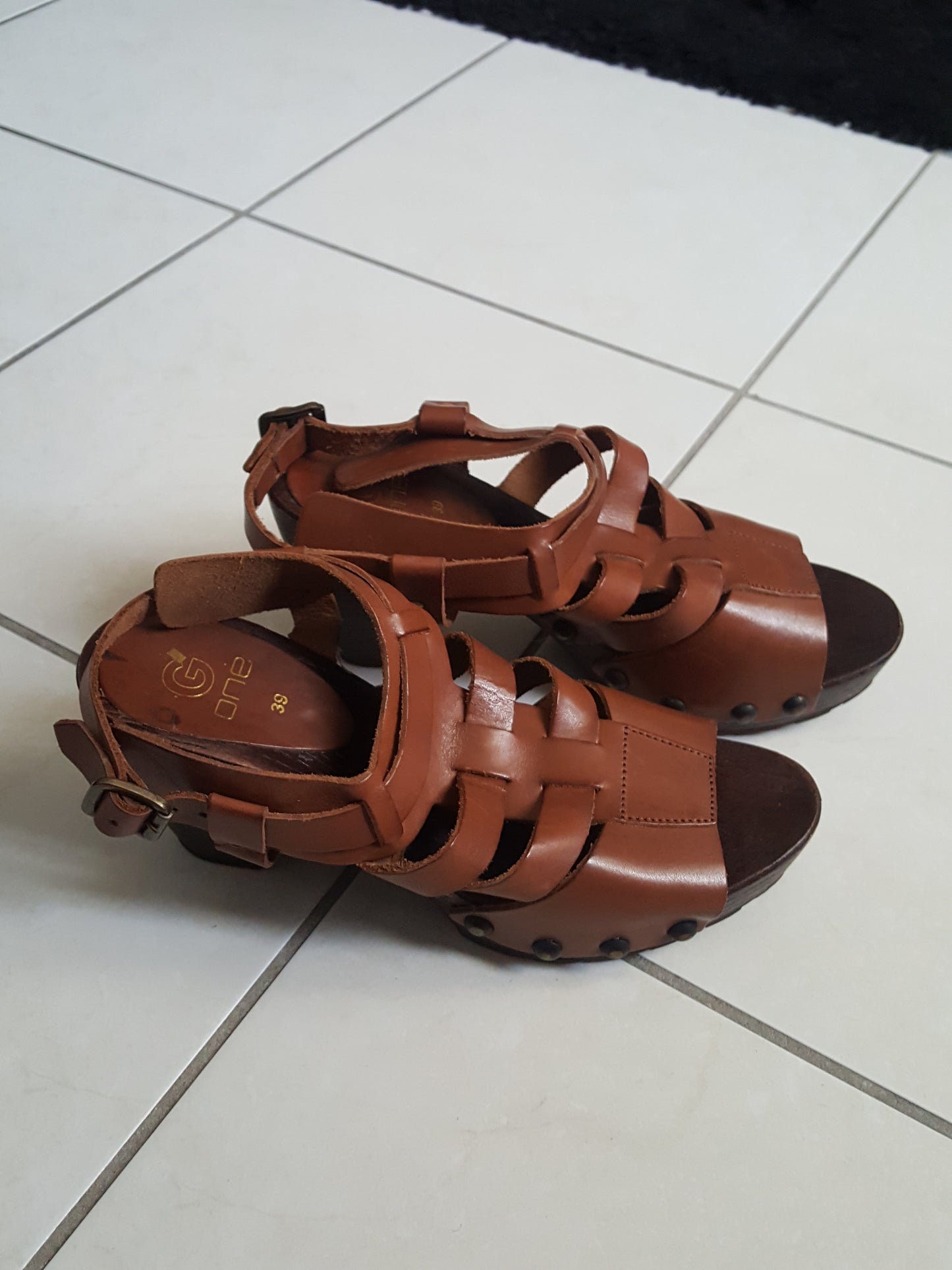 "Gémo" Heeled Leather Sandals