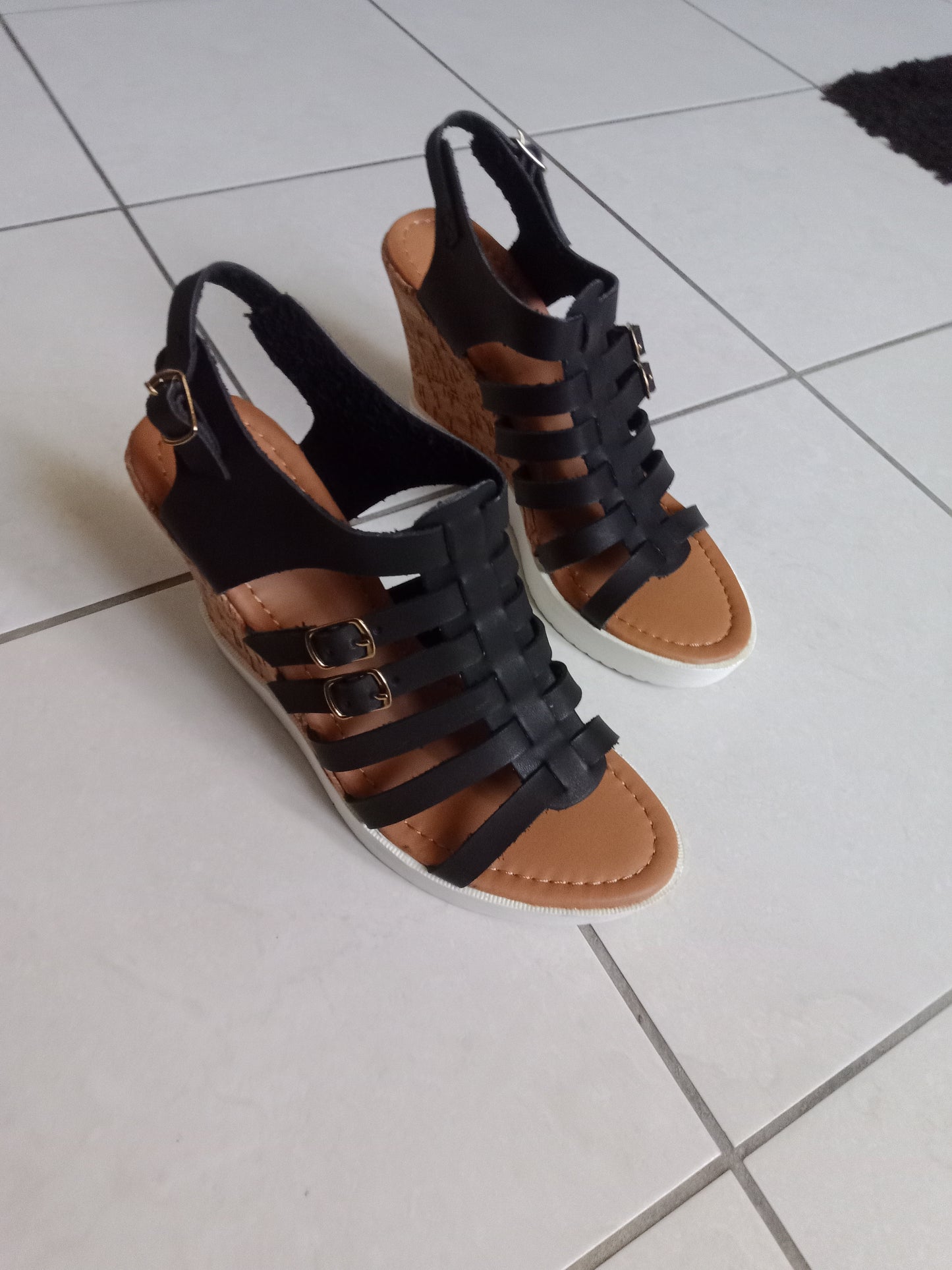 Sandales compensées ''Qupid''