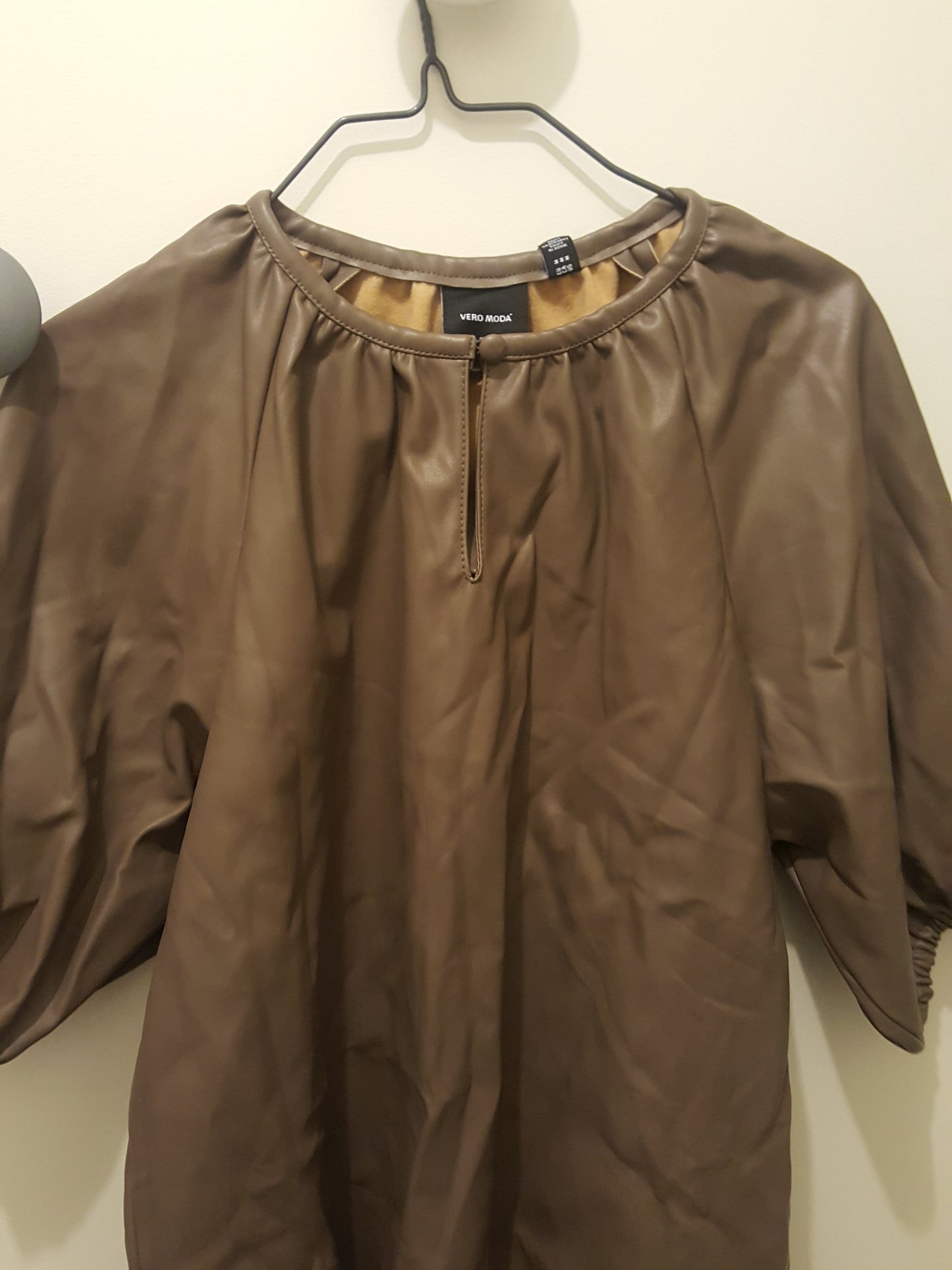 Top en Simili Cuir ''Véro Moda"