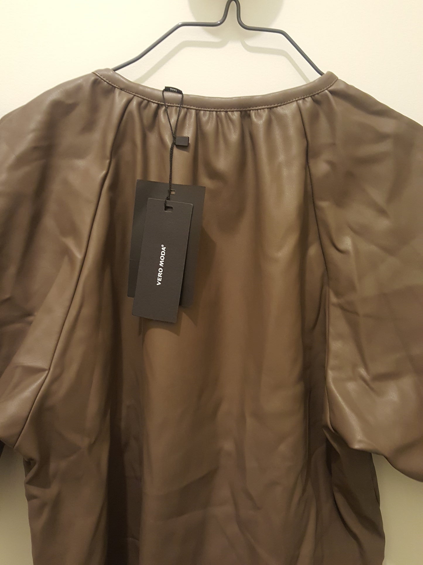 Top en Simili Cuir ''Véro Moda"